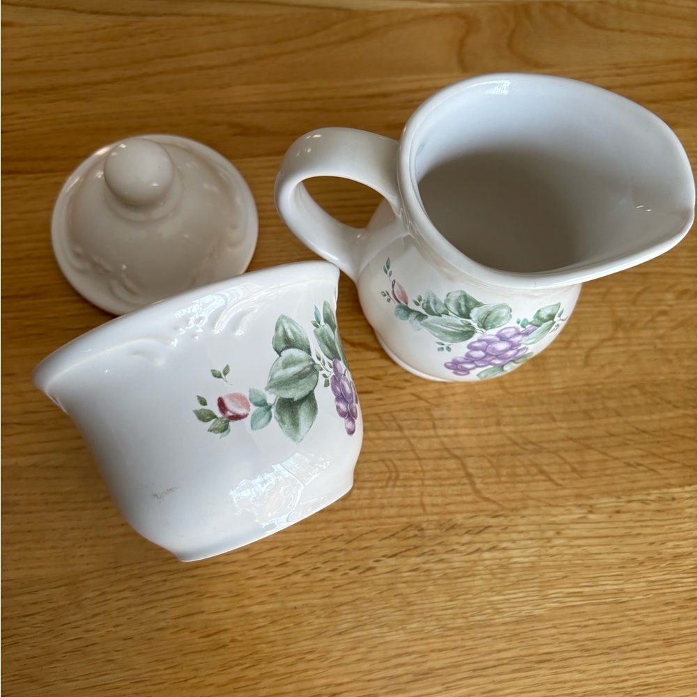 Pfaltzgraff Sugar & Creamer Set - Picture 5 of 5